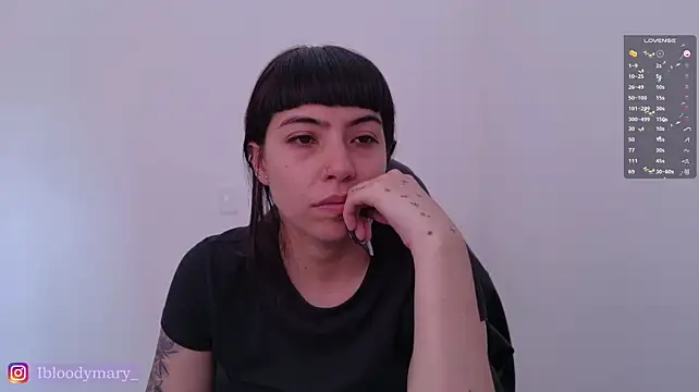 Saraa_Desiree live cam on StripChat