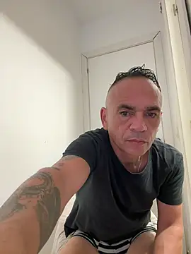 mateocali25 live cam on StripChat