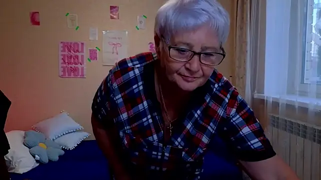Sandra_Snowflake live cam on StripChat
