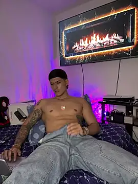SexxxySquirterStev777 live sex cam