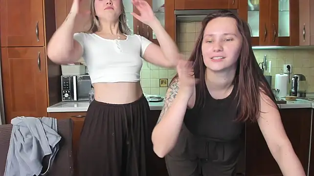 HotCaramellsTV live sex cam