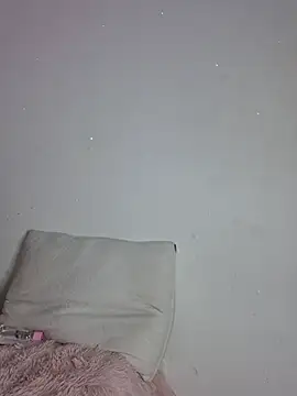 Foxylisaflores live sex cam