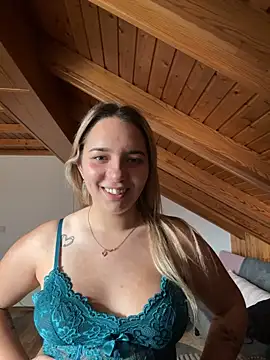 Naomi-Klein live cam on StripChat