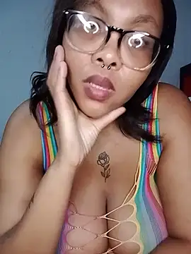 ShantelBootyBoobs live cam on StripChat