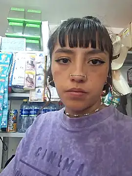 Cute_hollywood1 live cam on StripChat