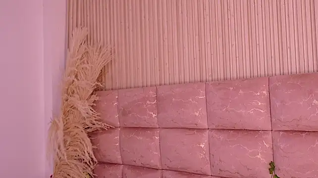HannaRhodes live cam on StripChat