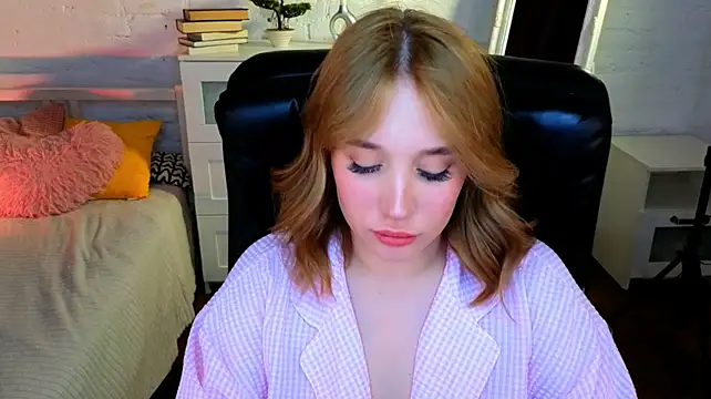 AliceTrenton live sex cam