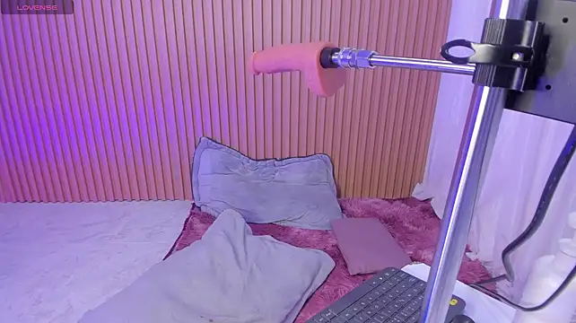 rouse_lili live cam on StripChat