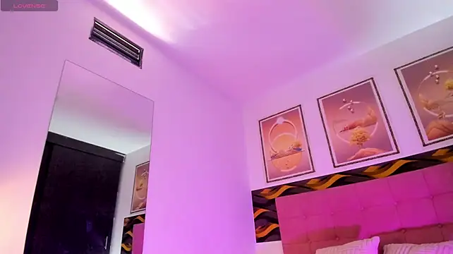 LilithVelovva live cam on StripChat