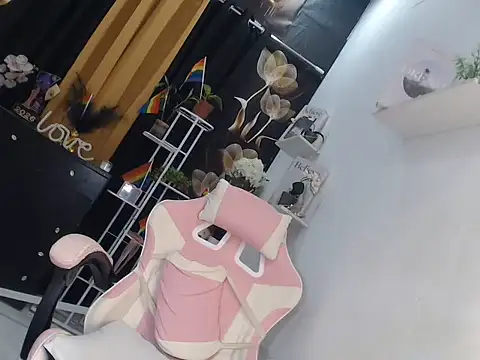 miss_ning live cam on StripChat