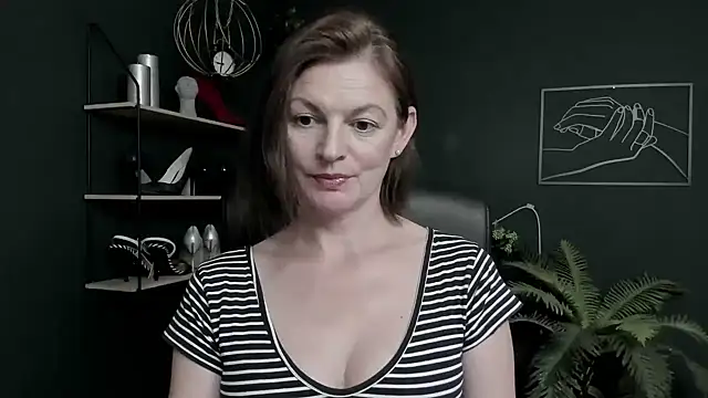 VivianWILD live cam on StripChat