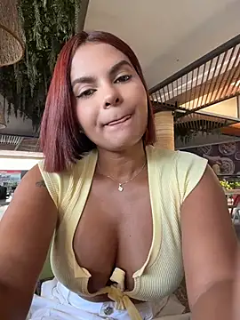 Irina_Velvett live cam on StripChat