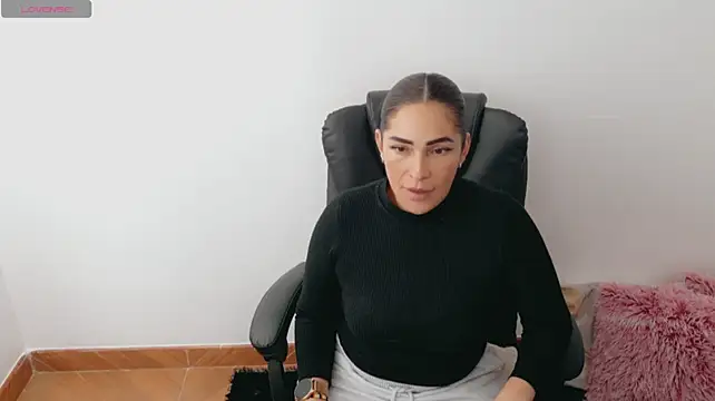 luna_lgomez_ live cam on StripChat