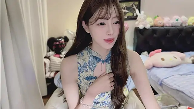 Evacute-top live cam on StripChat