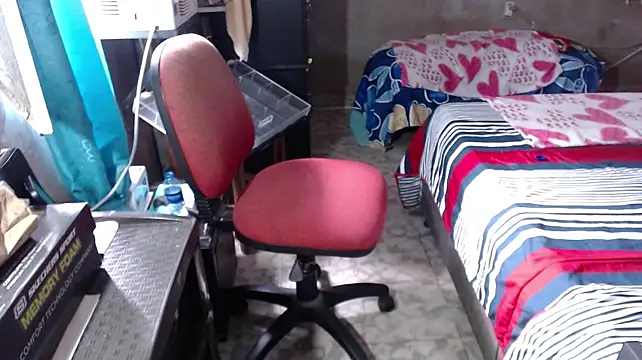 Barbiegomez live sex cam