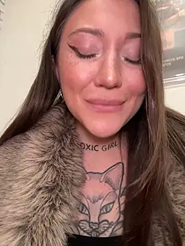 SaintSquirt live sex cam