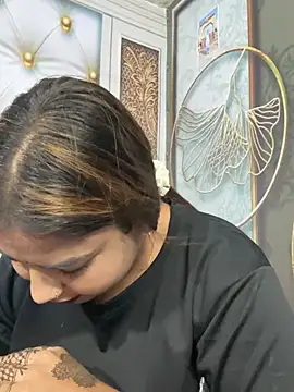 Aayra_Joshi live cam on StripChat