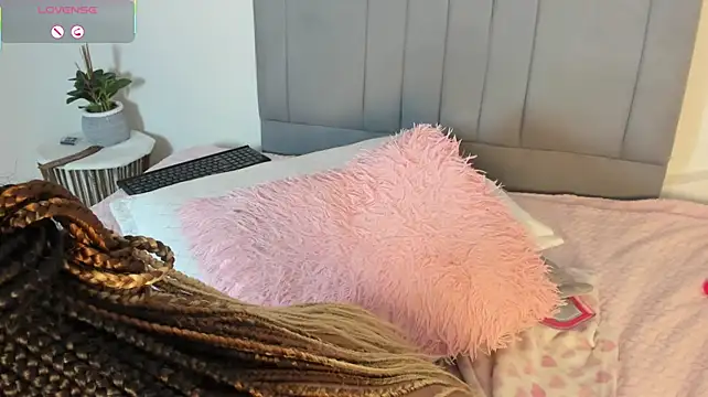 Sophia_Ebony live cam on StripChat