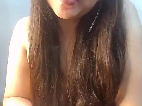 KANGANNAA live cam on StripChat