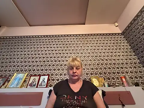 AnastasiaGrey777 live cam on StripChat