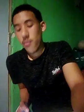 Its_urasian_boi live cam on StripChat