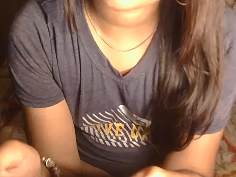 yourbabygirl77 live cam on StripChat