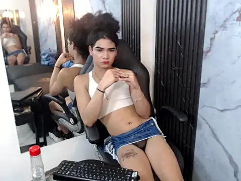 Harineff live cam on StripChat