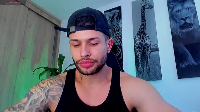 Santos_ramirez1 live cam on StripChat