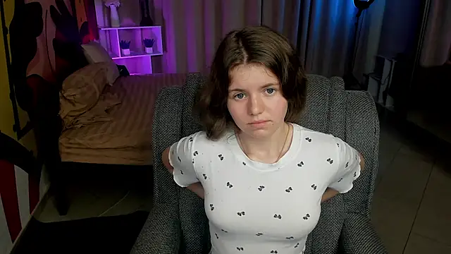 Lilith-BloomX live sex cam