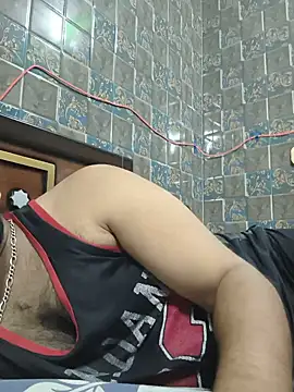 BeardKingoBack live sex cam