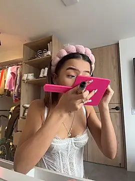 Sofia18_pinkk live sex cam