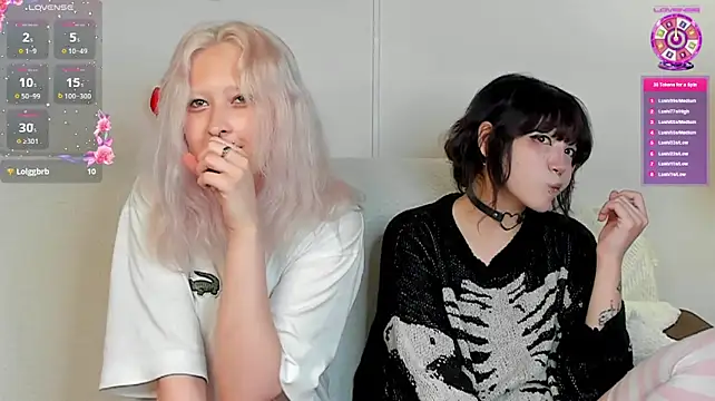 Muffin_Mia live cam on StripChat