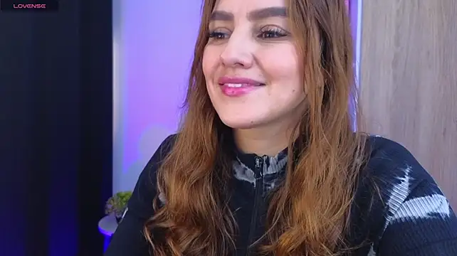 Lu_perez live cam on StripChat