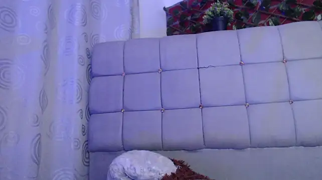 charlotte_brawn live cam on StripChat