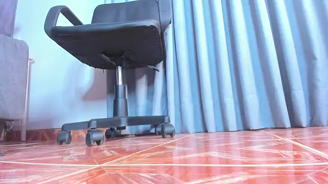 RiriiBrunette__ live cam on StripChat