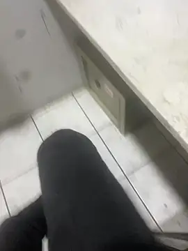 flacohot6 (M young) - Masturbarme en el trabajo