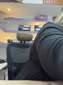 isabella_horney_ live sex cam