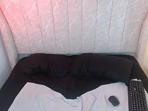 Kiara_Secret69 live cam on StripChat