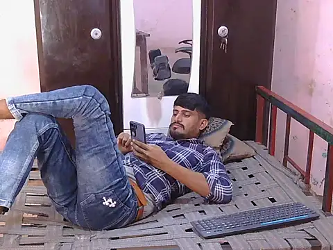 HotXKrish live cam on StripChat