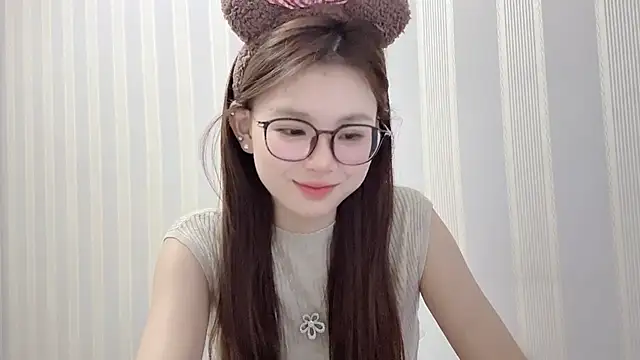 Rice_Y live cam on StripChat