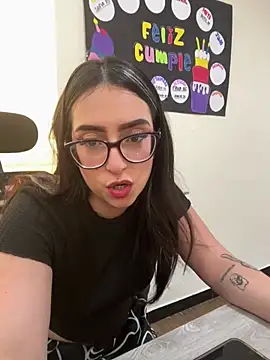 Kloenovoa- live cam on StripChat
