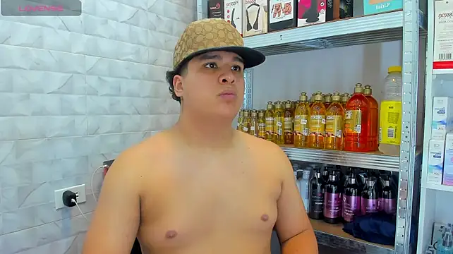 Naim_Bennetsex live cam on StripChat