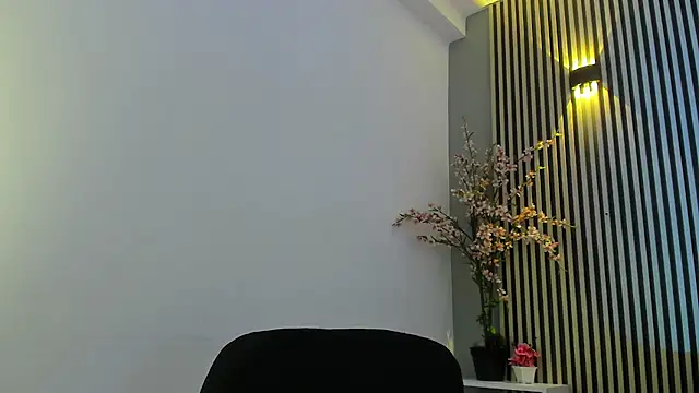GysellHanson live cam on StripChat