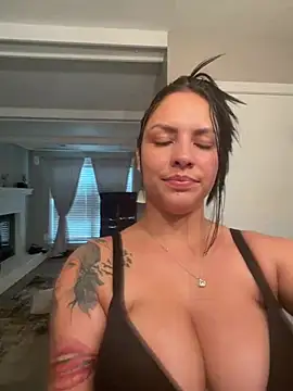 Naughty_Bianca live cam on StripChat