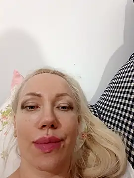 SofiaJoy live cam on StripChat