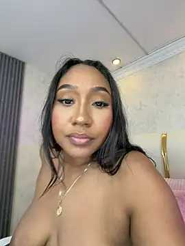NaiomyLanes live cam on StripChat