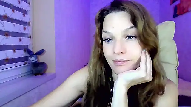 impossibleluna live cam on StripChat