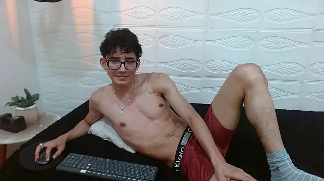 tim_cooper live cam on StripChat