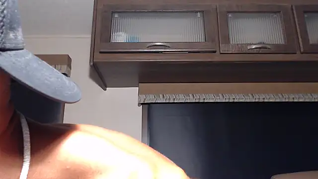 ThickD2C live cam on StripChat