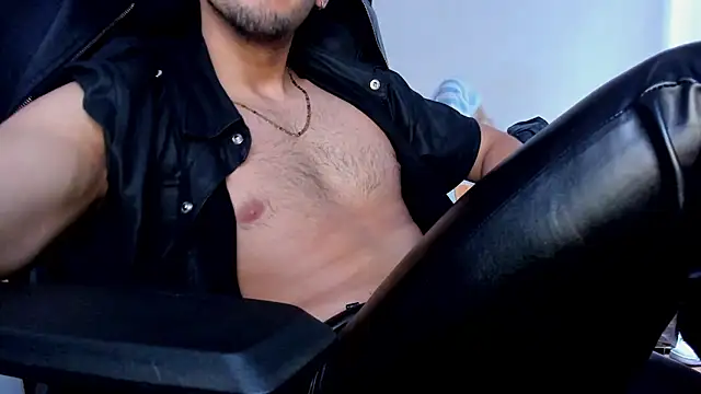 Tommy_Bred live sex cam